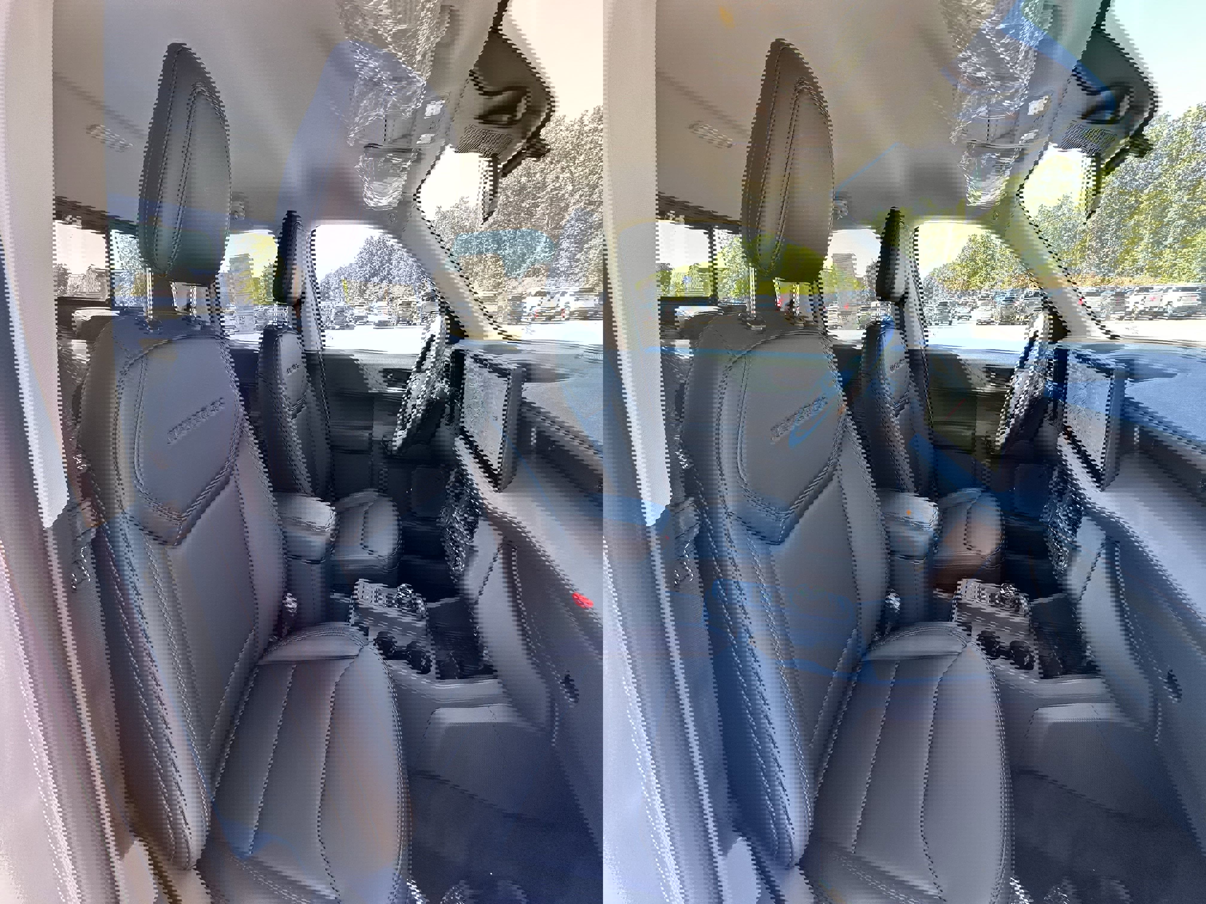 New 2025 Ford Maverick Lariat w/ Black Appearance Package image 33