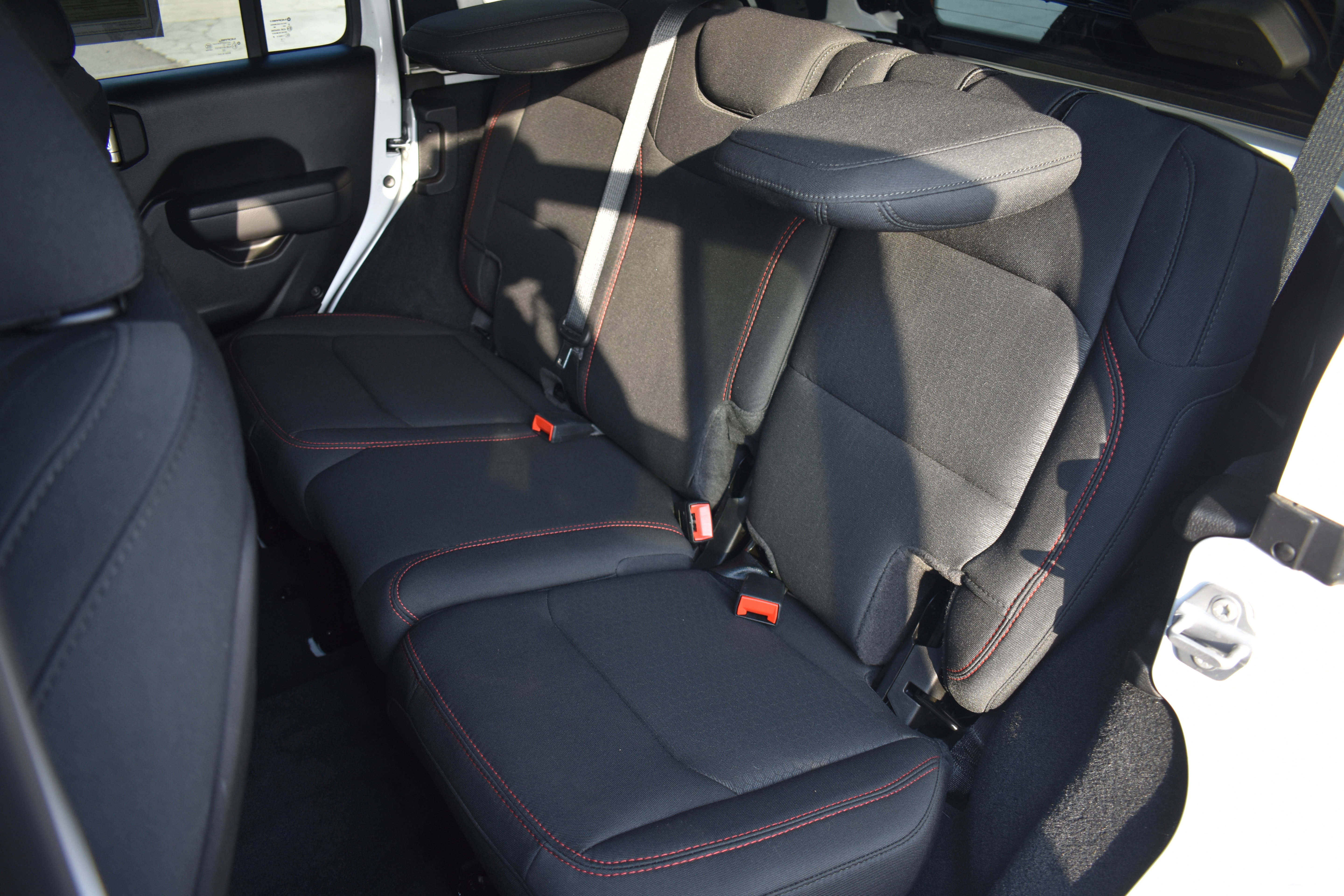 Used 2022 Jeep Wrangler Unlimited Rubicon w/ LED Lighting Group image 28