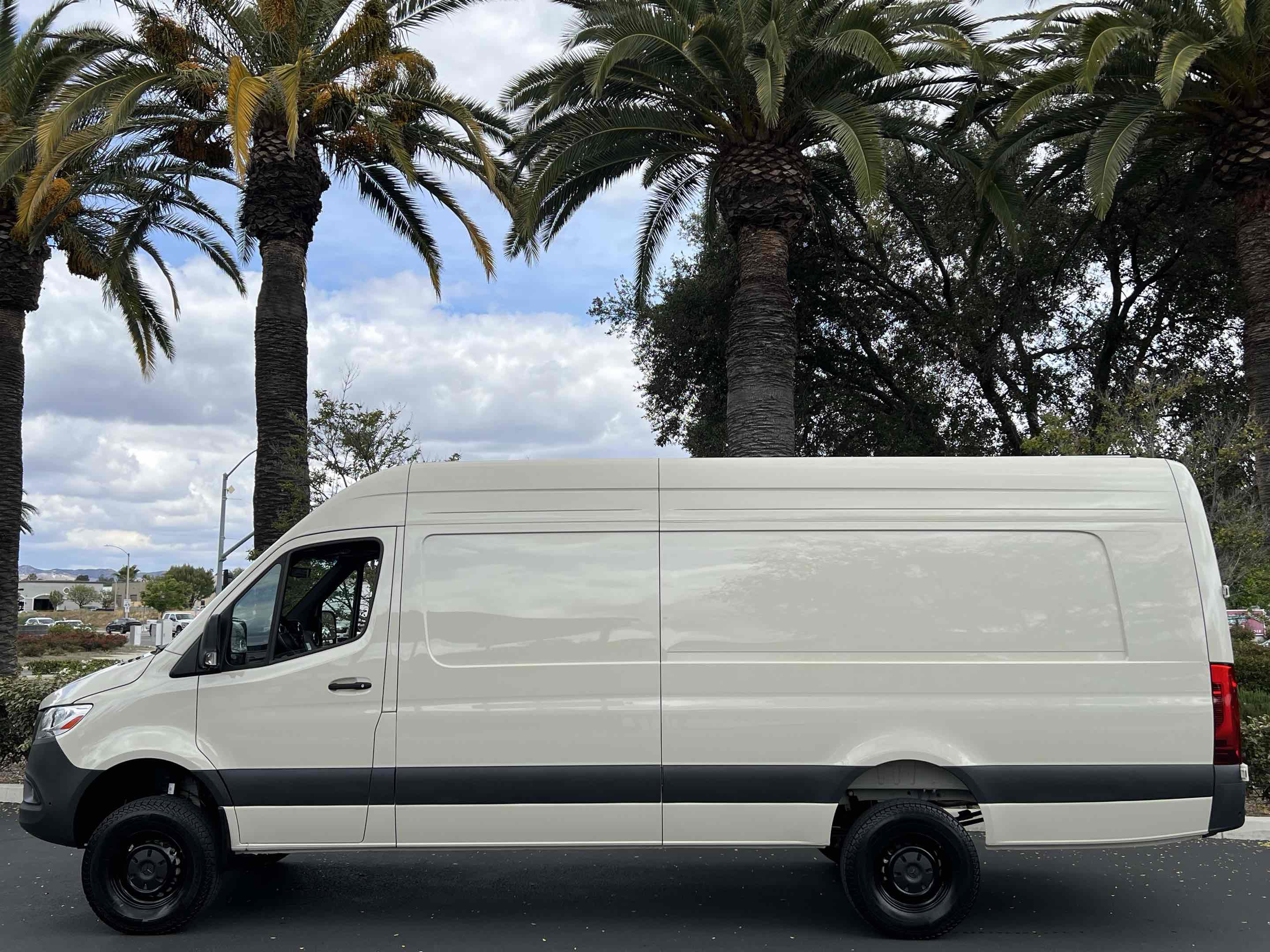 Used 2025 Mercedes-Benz Sprinter 2500 image 19