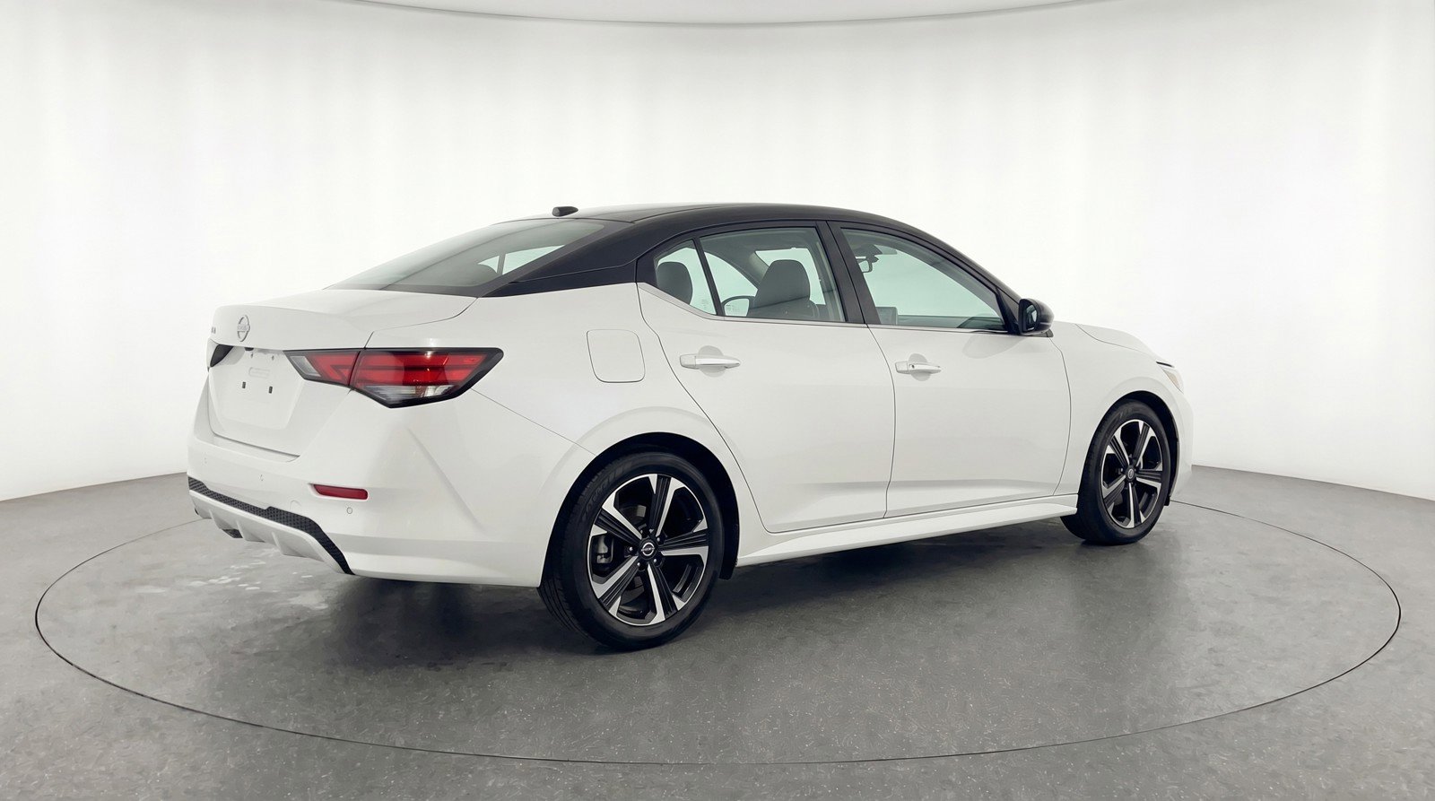 Used 2025 Nissan Sentra SV FWD image 9