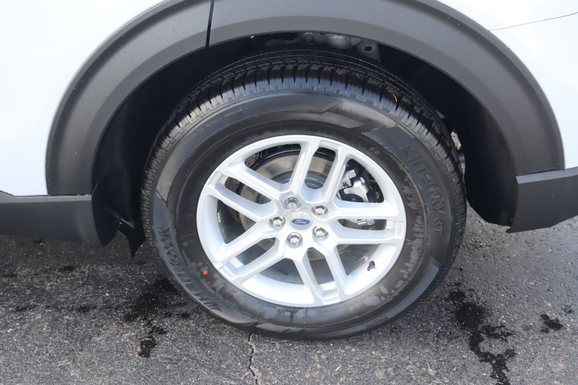 New 2026 Ford Explorer Active RWD image 19