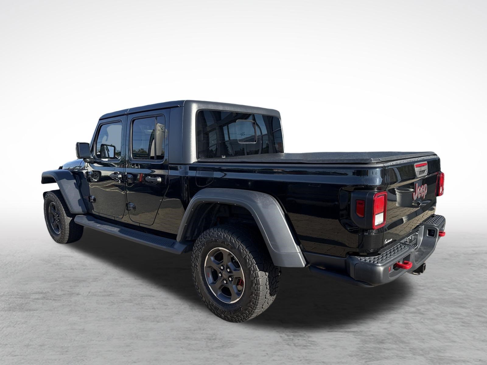 Used 2023 Jeep Gladiator Rubicon w/ Cold Weather Group AWD/4WD image 3