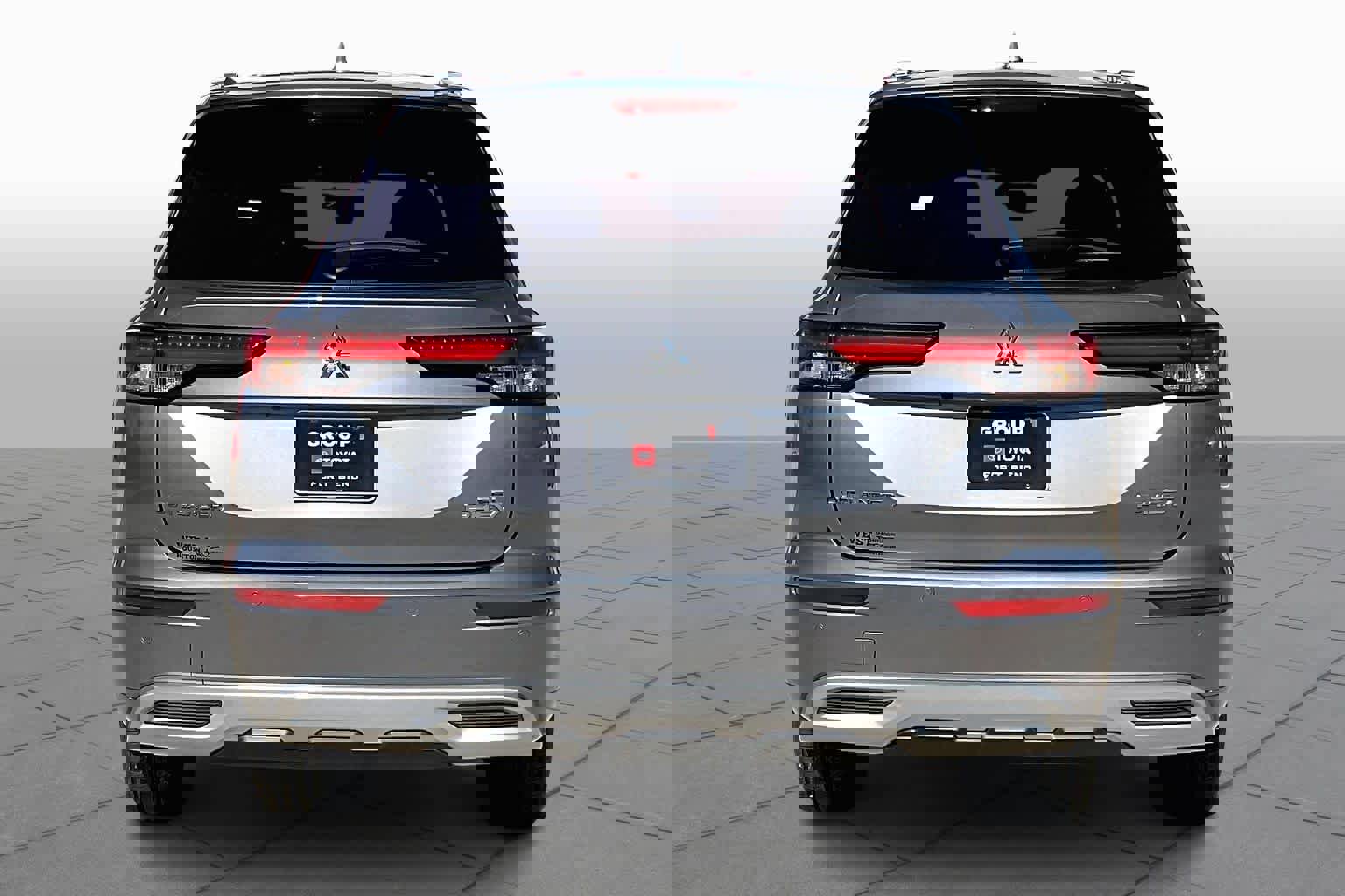 Used 2023 Mitsubishi Outlander SEL image 9