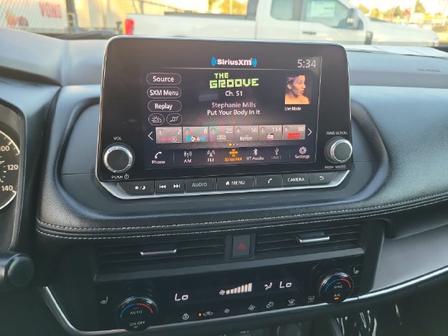 Used 2023 Nissan Rogue SV w/ SV Premium B Package FWD image 9