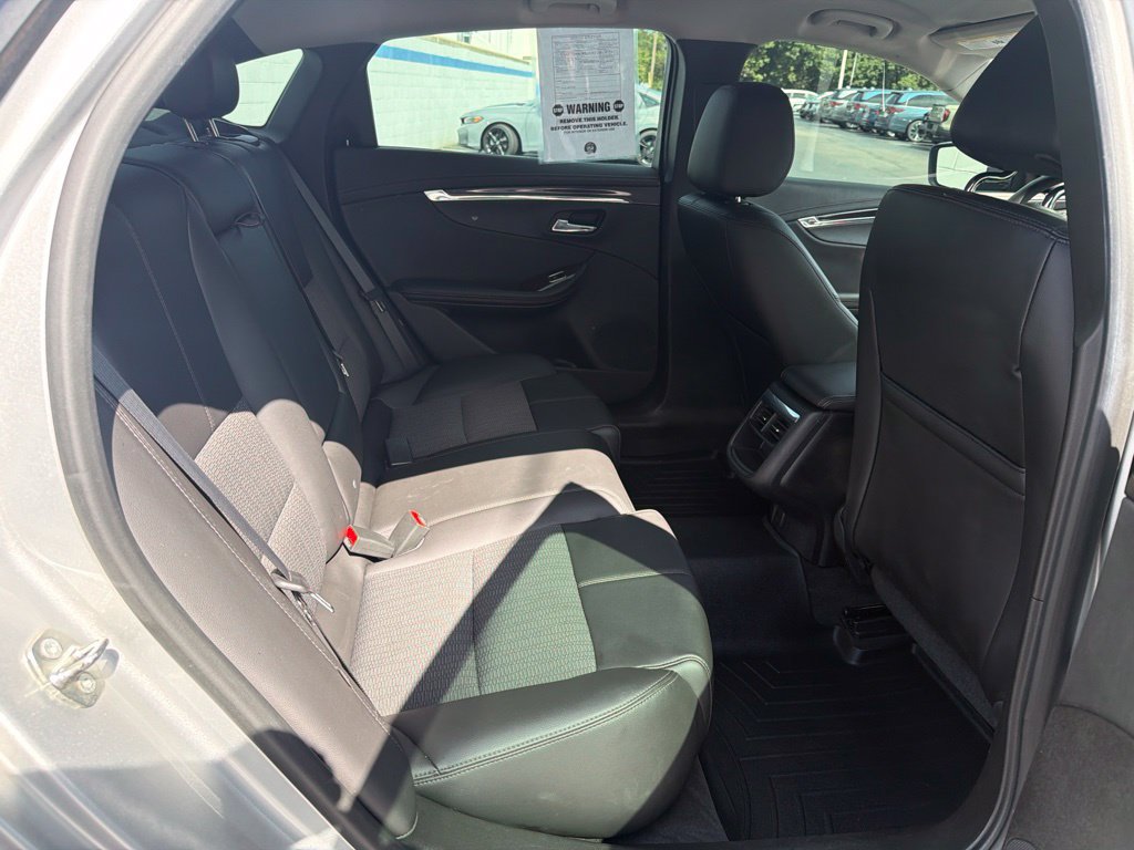 Used 2015 Chevrolet Impala LT w/ Convenience Package FWD image 21