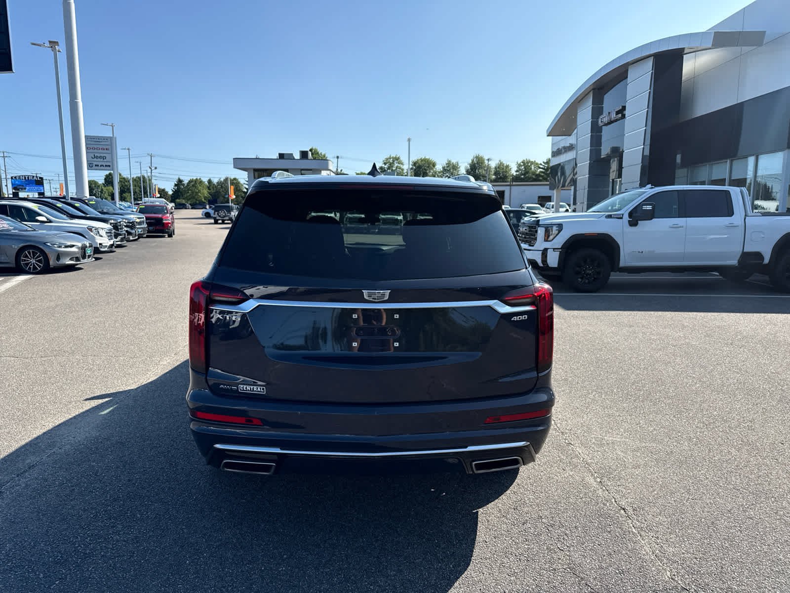 Used 2024 Cadillac XT6 Premium Luxury AWD/4WD image 4