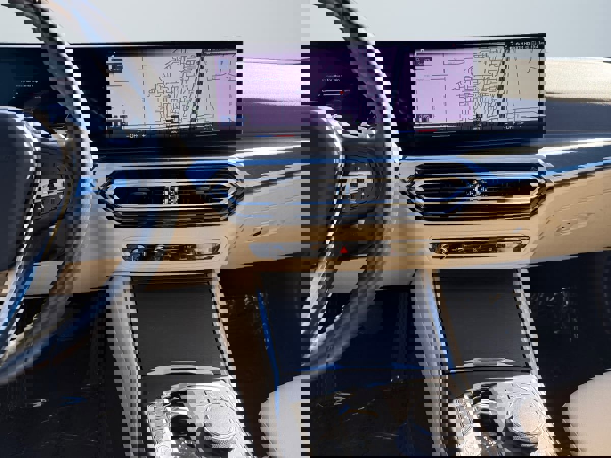 Used 2024 BMW 330i Sedan w/ Convenience Package image 11