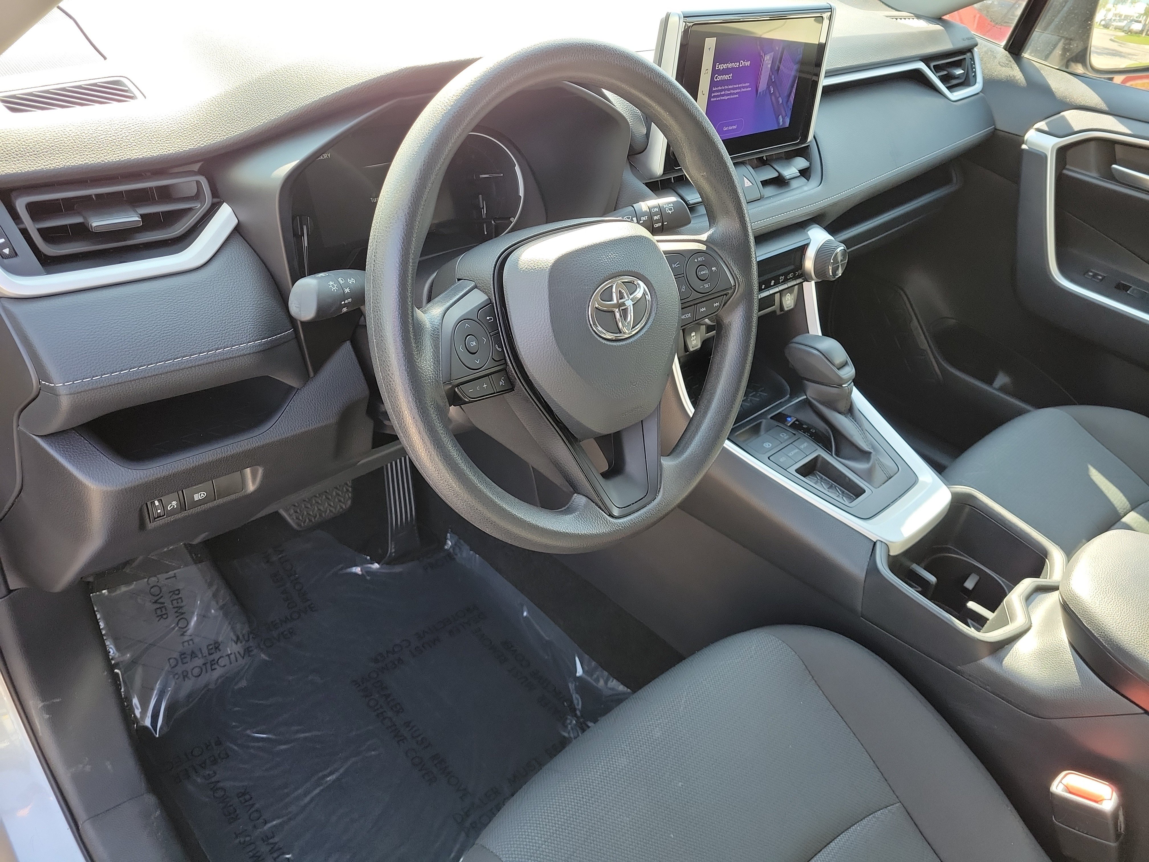 Used 2025 Toyota RAV4 XLE FWD image 14