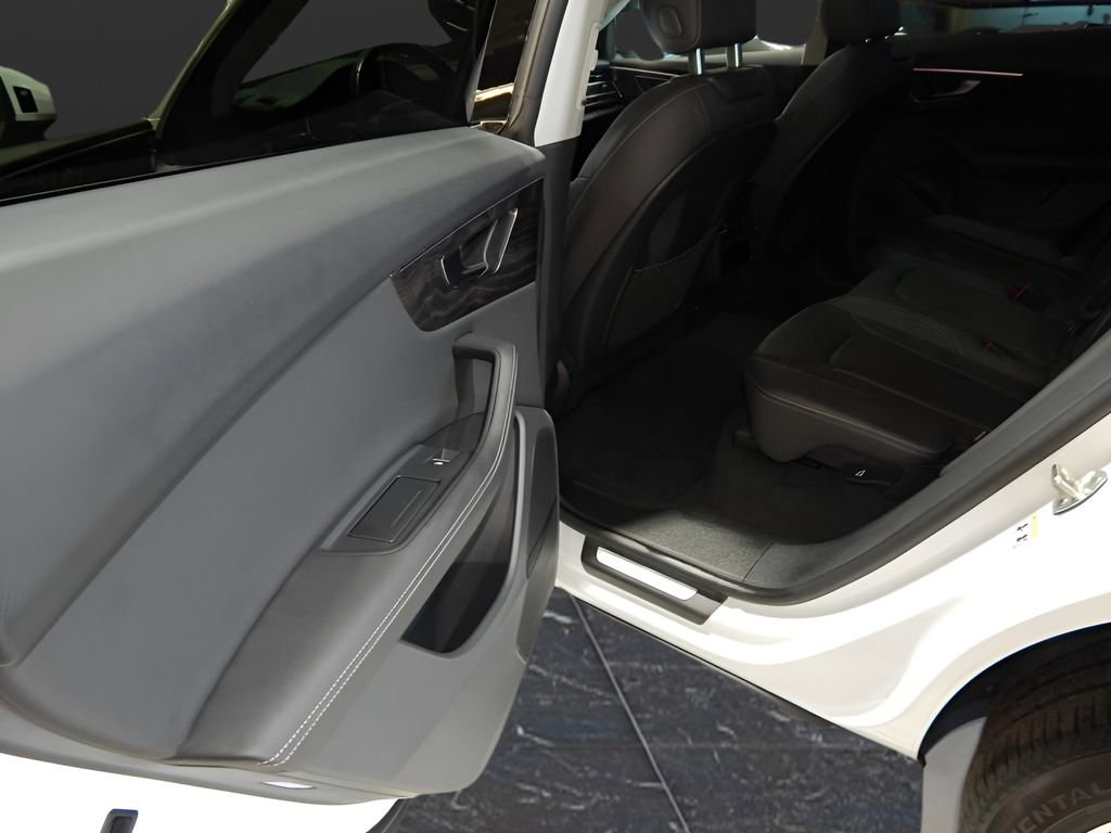 Used 2023 Audi Q8 Premium Plus image 37