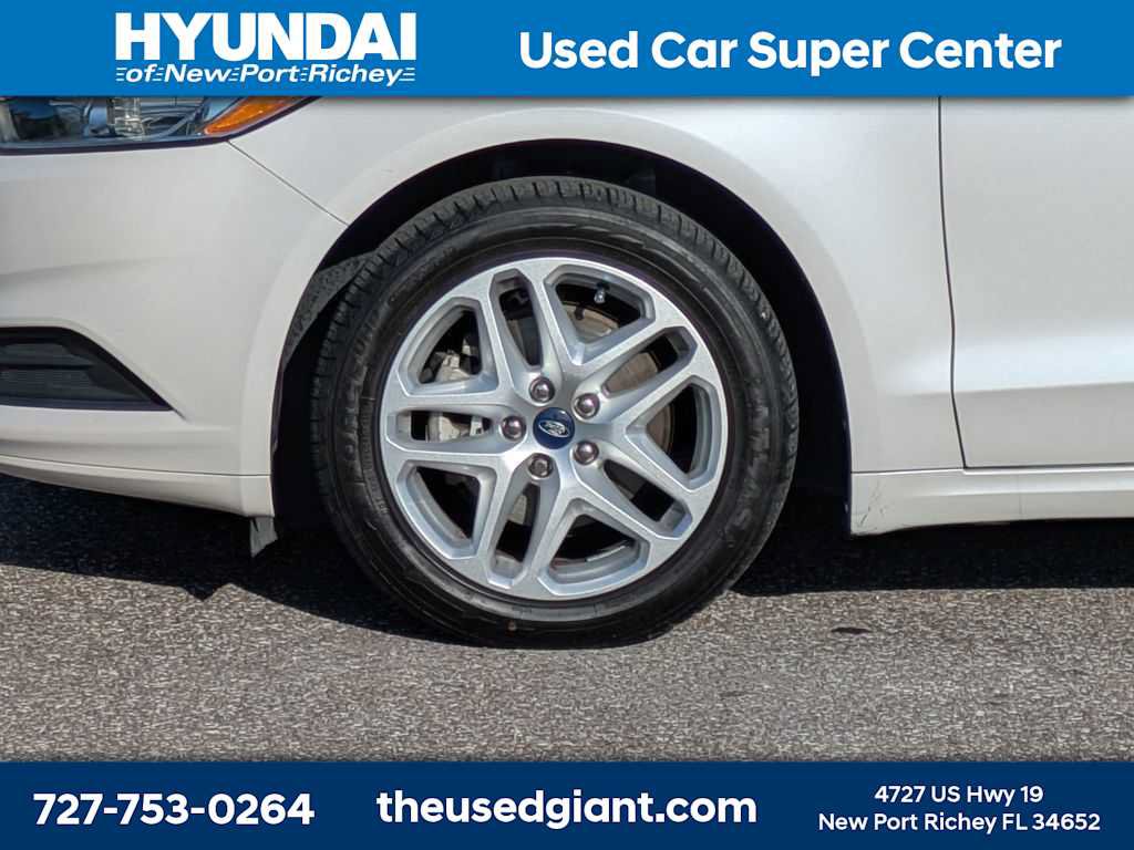 Used 2014 Ford Fusion SE FWD image 10