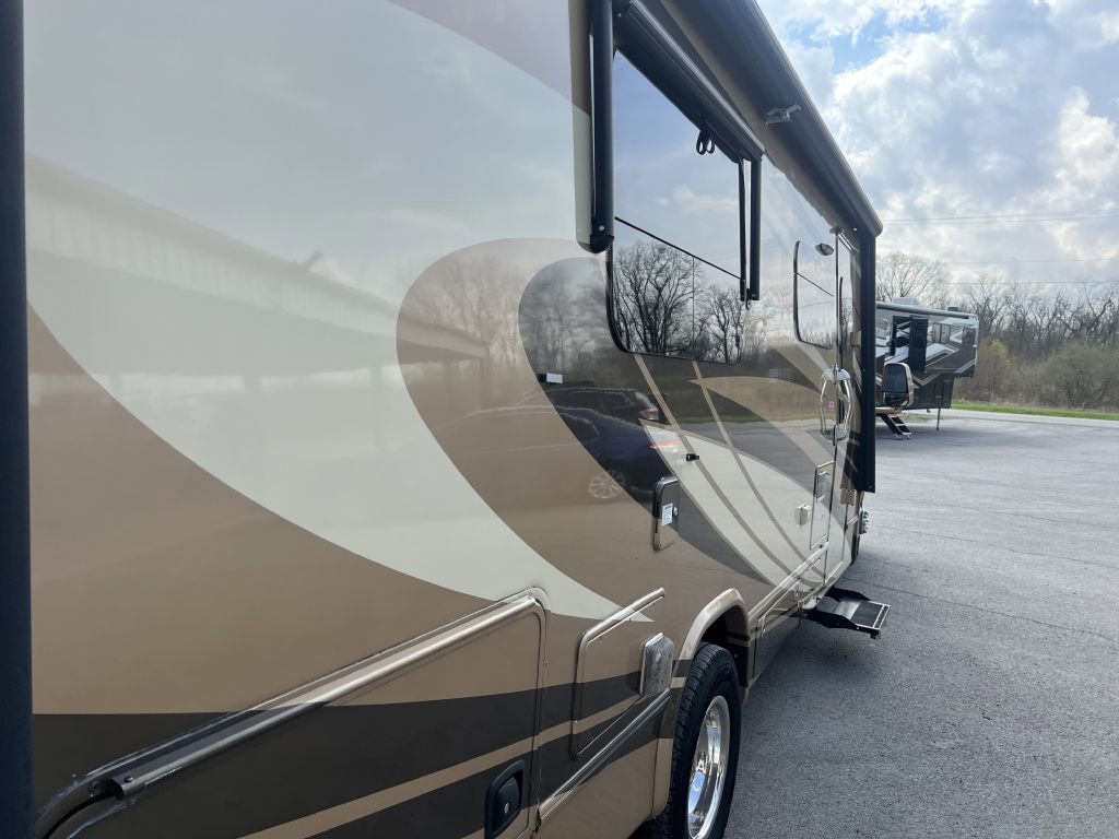 Used 2017 Ford E-450 and Econoline 450 Super Duty w/ Motorhome Prep Package image 53