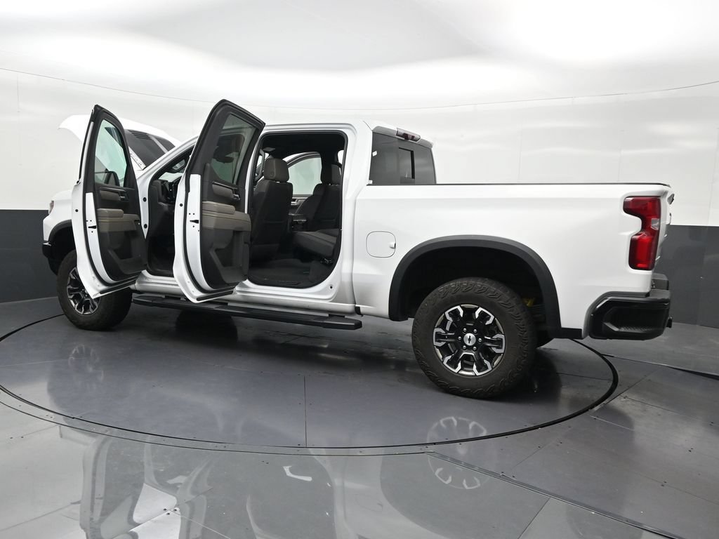 Used 2024 Chevrolet Silverado 1500 ZR2 w/ Technology Package AWD/4WD image 35