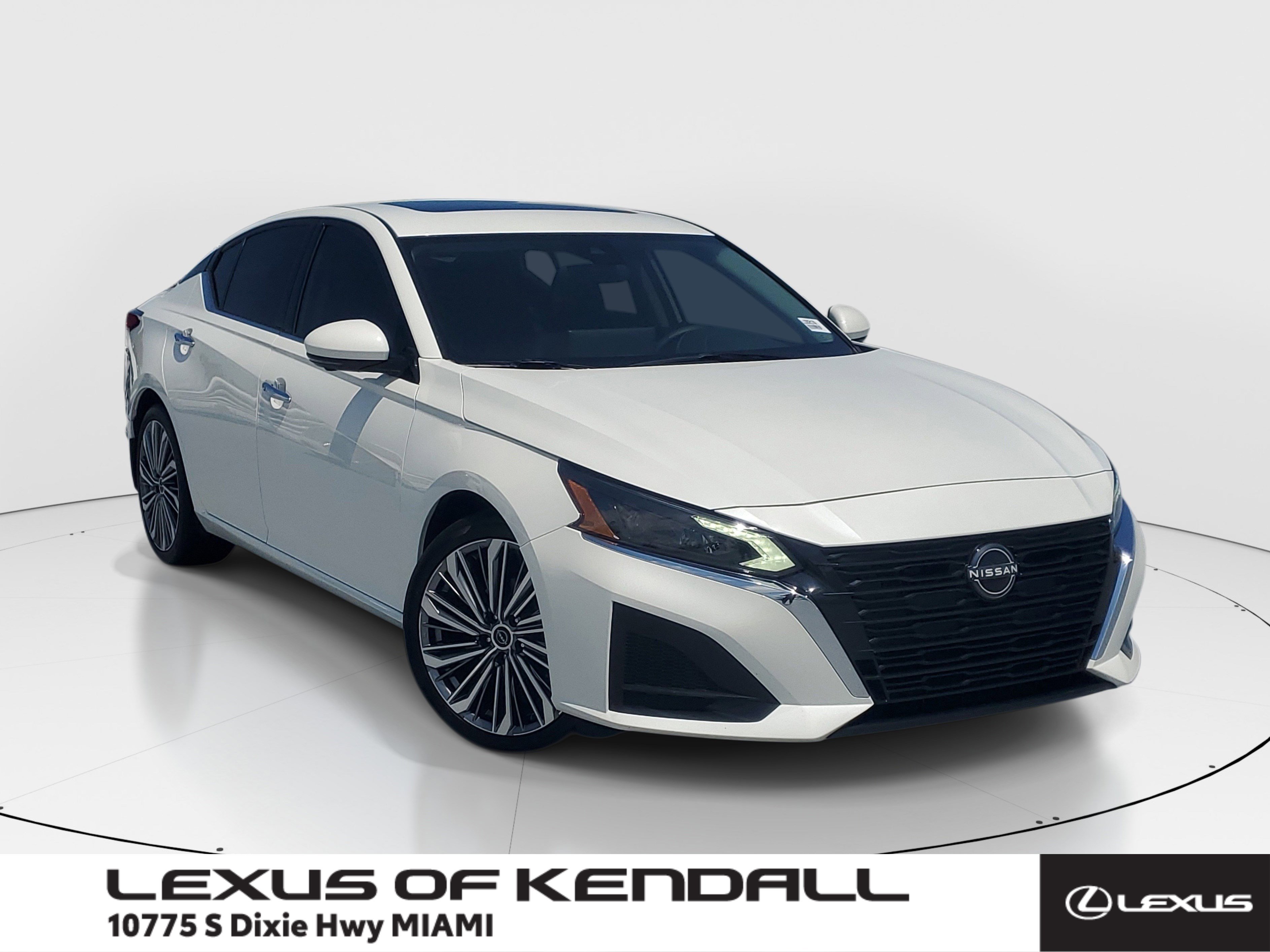 Used 2023 Nissan Altima 2.5 SL FWD image 1