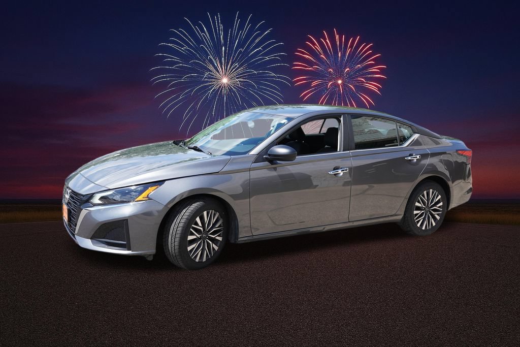 Used 2025 Nissan Altima 2.5 SV FWD image 10