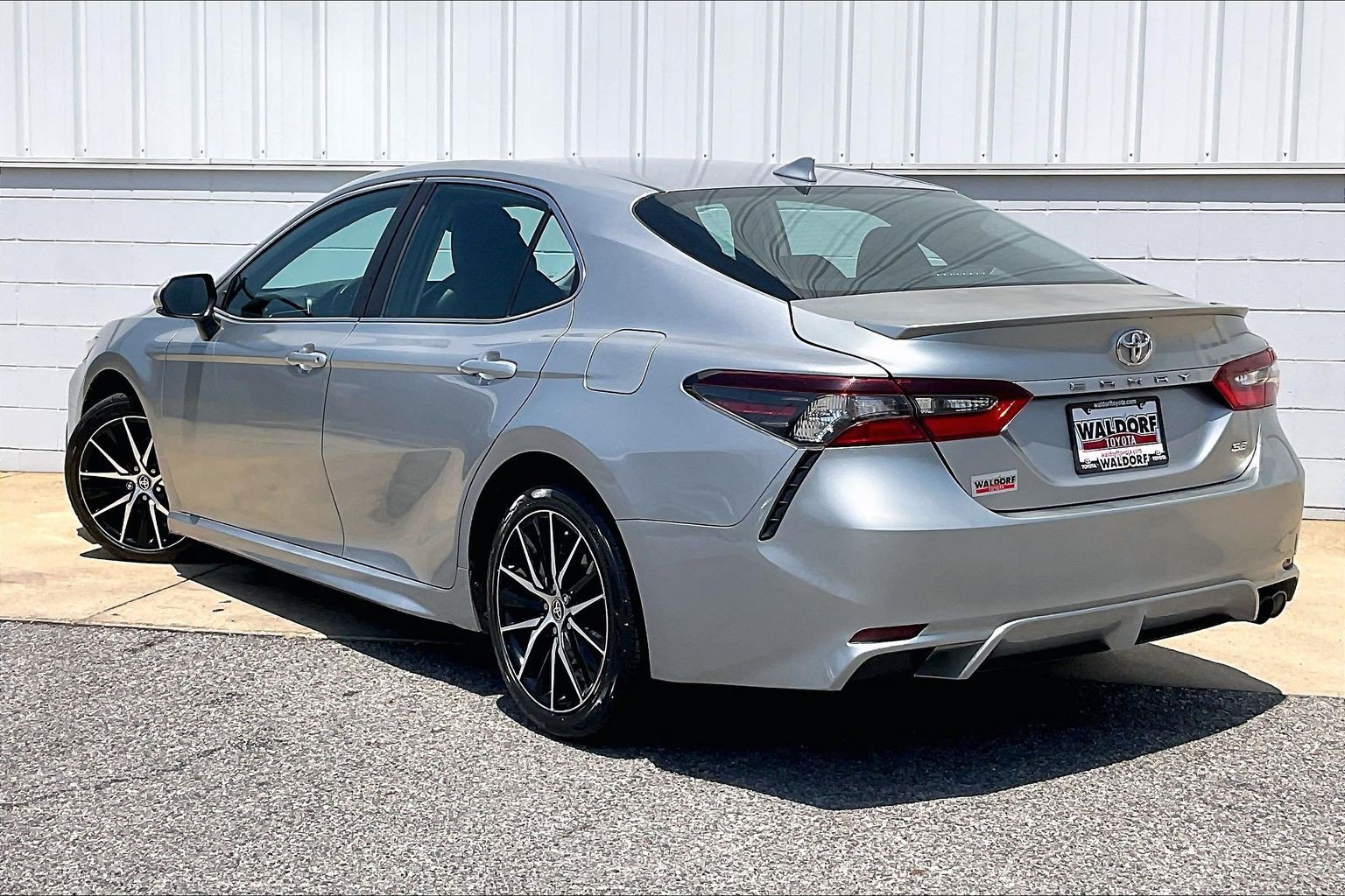 Used 2021 Toyota Camry SE FWD image 15