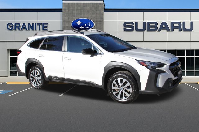 Used 2024 Subaru Outback Premium AWD/4WD image 13