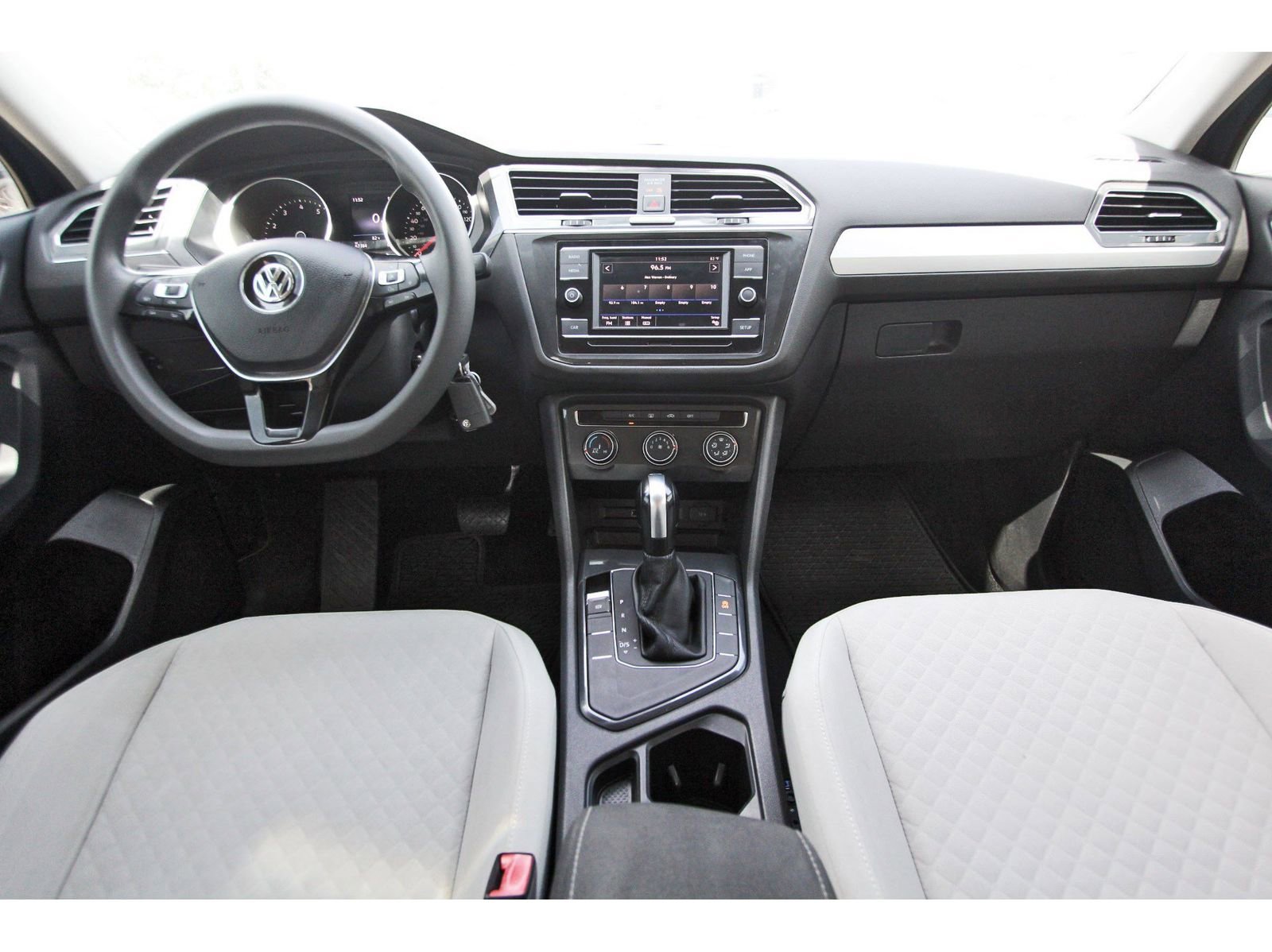 Used 2018 Volkswagen Tiguan S FWD image 9
