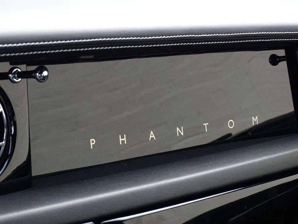 Certified 2009 Rolls-Royce Phantom Sedan image 17