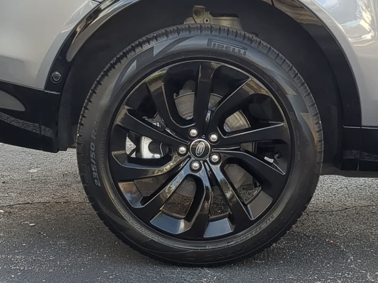 Certified 2025 Land Rover Discovery Sport Dynamic SE AWD/4WD image 13