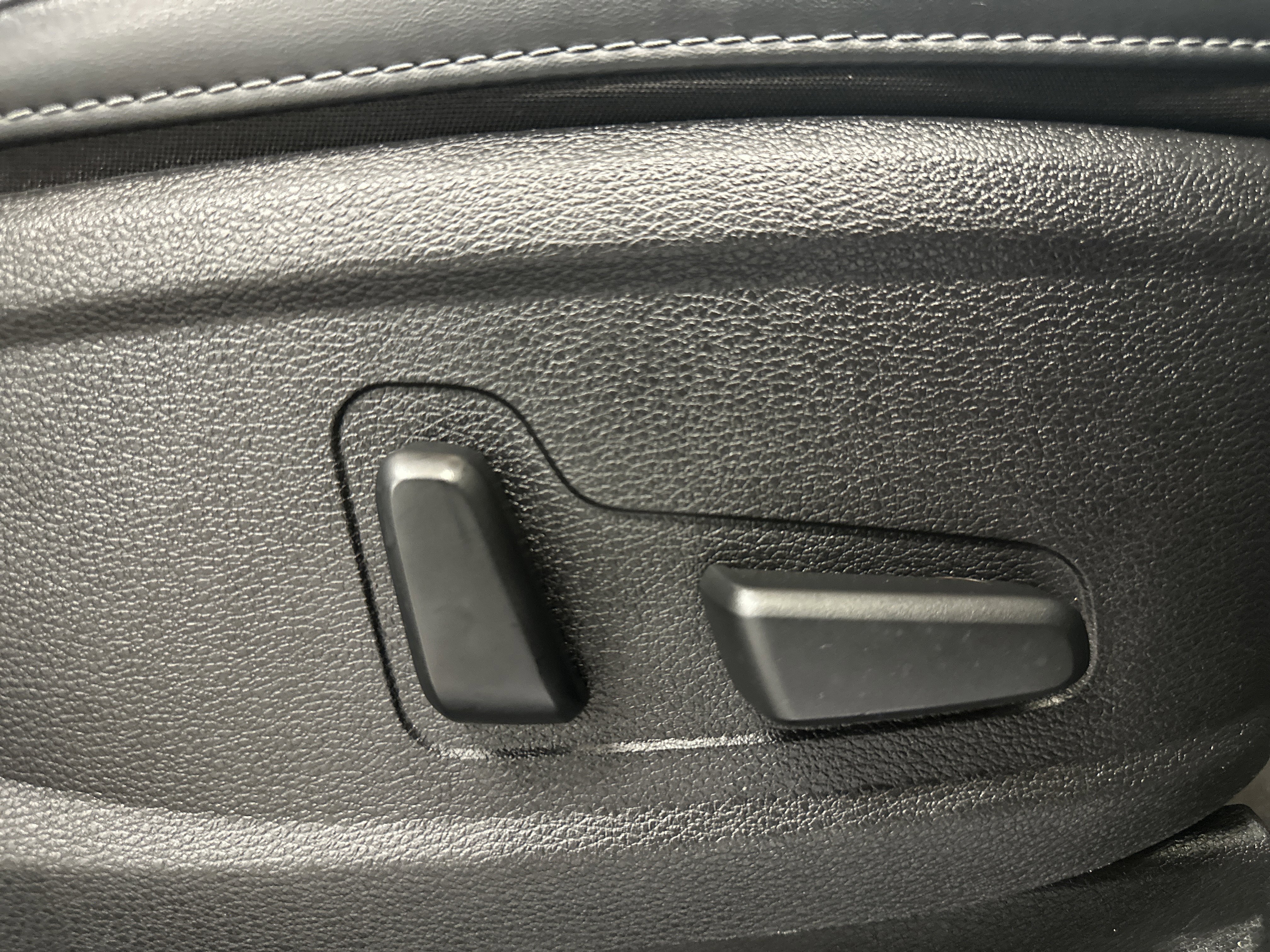 Used 2020 Kia Telluride SX w/ SX Prestige Package image 25