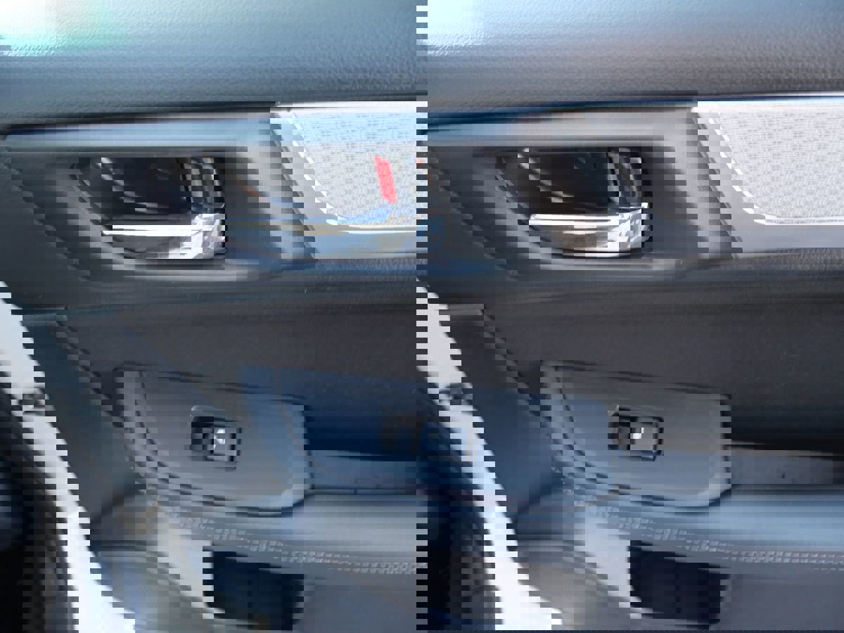 Used 2017 Subaru Legacy 2.5i Premium w/ Moonroof Package image 29