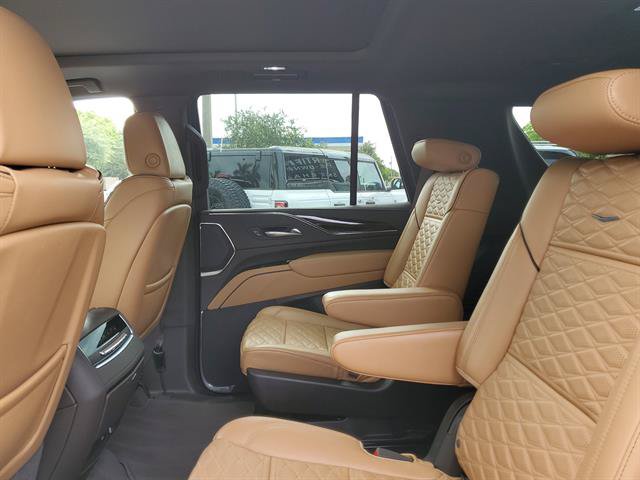 Certified 2023 Cadillac Escalade Premium Luxury AWD/4WD image 37