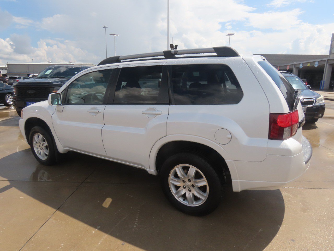 Used 2011 Mitsubishi Endeavor LS FWD image 16