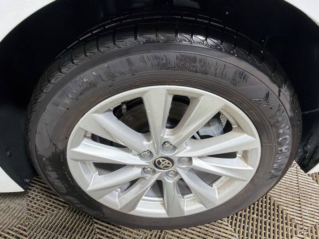 Used 2025 Toyota Corolla SE FWD image 19