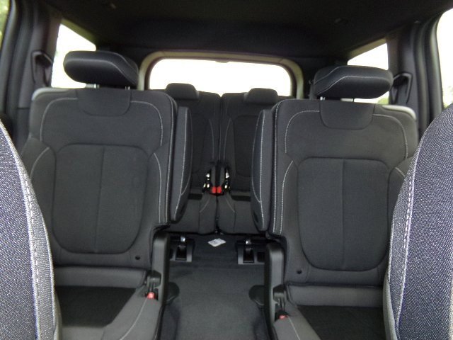 New 2024 Jeep Grand Cherokee L Laredo w/ Trailer Tow Package image 25