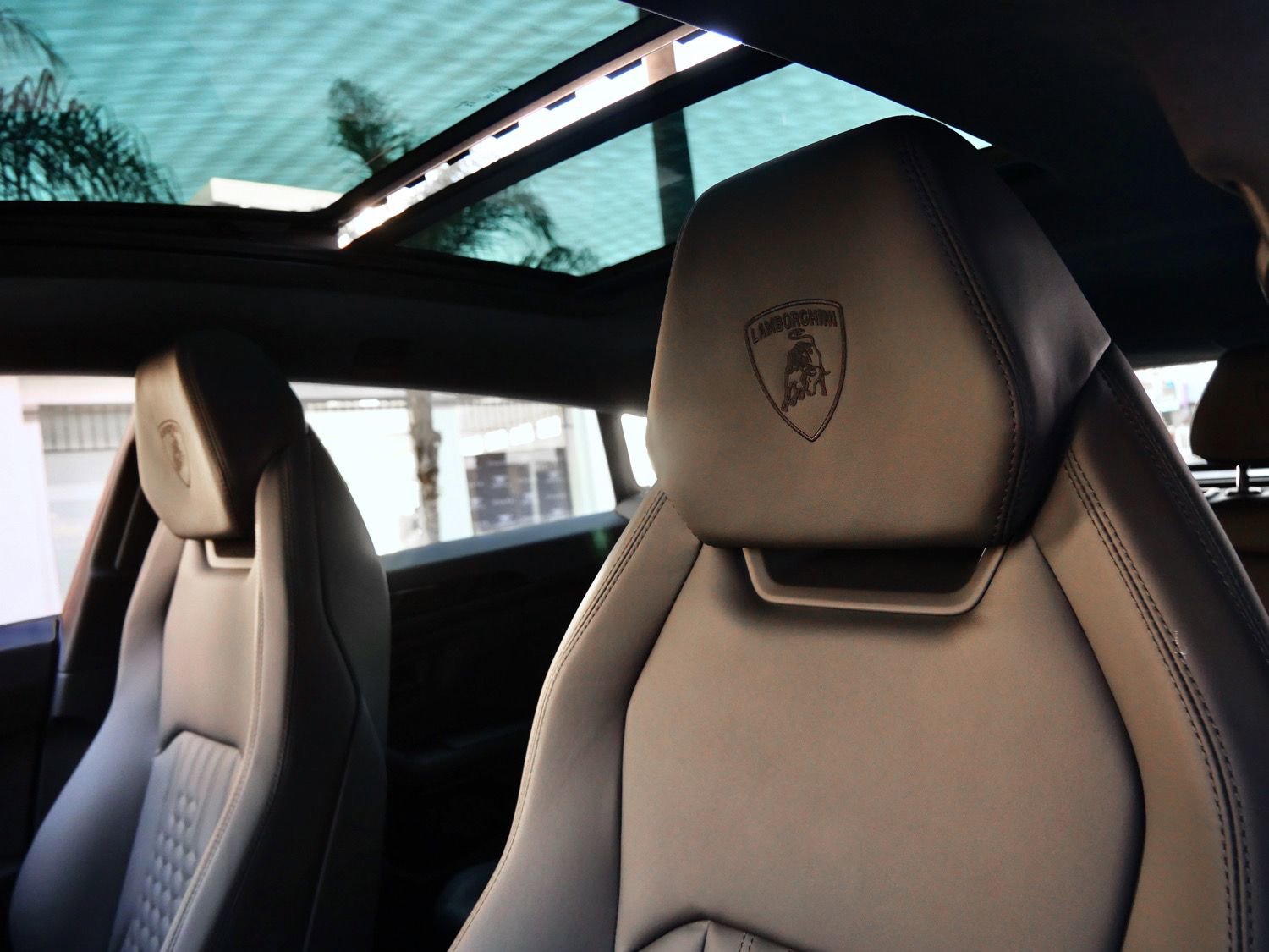 Used 2025 Lamborghini Urus SE image 20