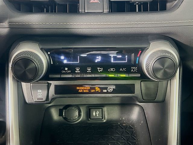 Used 2019 Toyota RAV4 LE FWD image 23