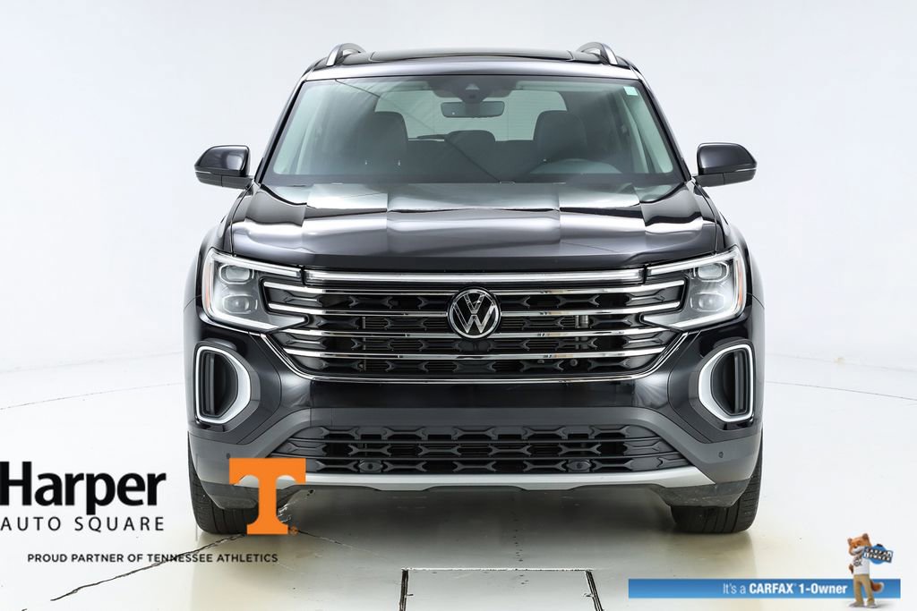 Used 2024 Volkswagen Atlas SE w/ Panoramic Sunroof Package FWD image 16