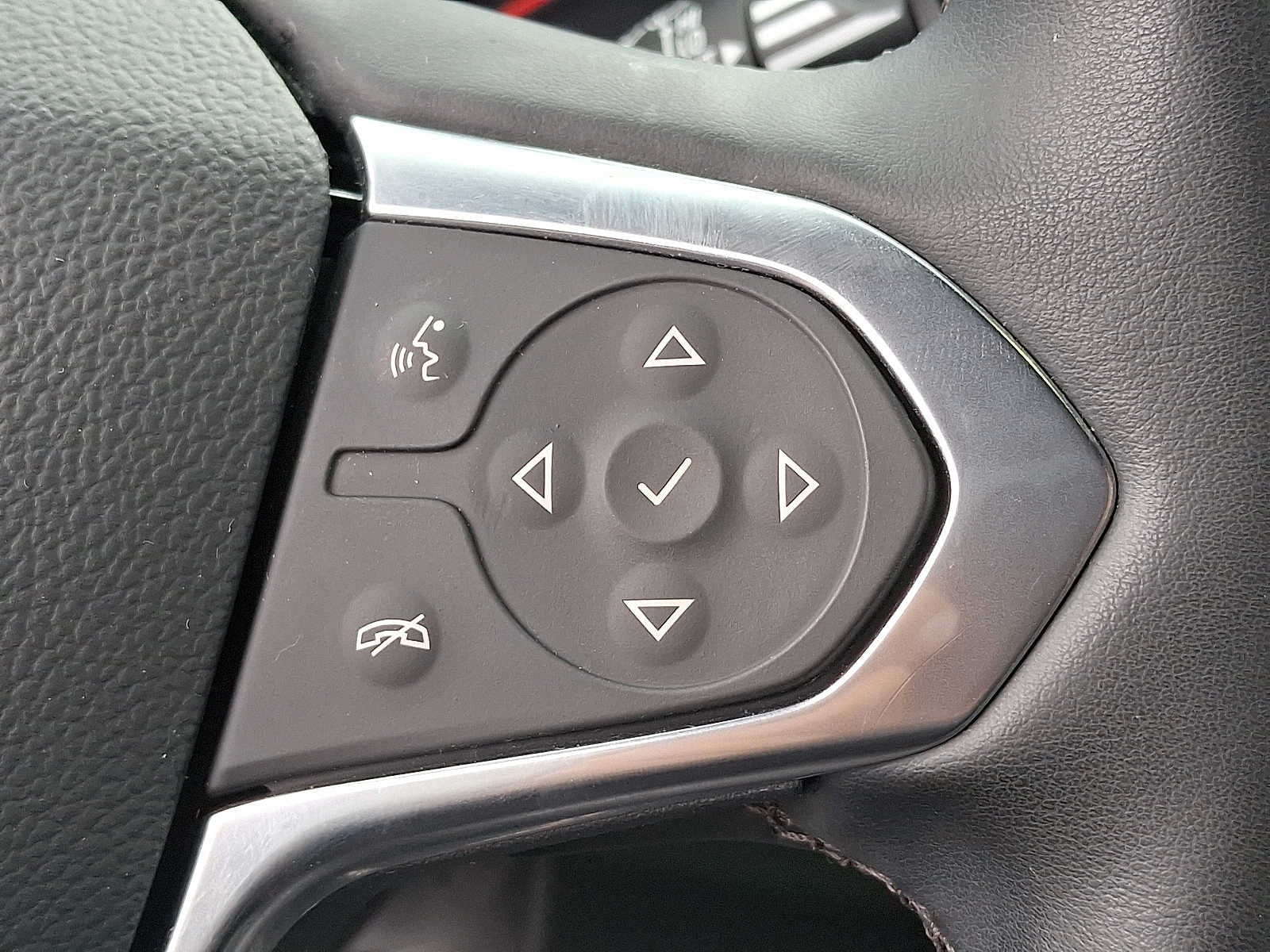 Used 2023 Chevrolet Traverse LT AWD/4WD image 21