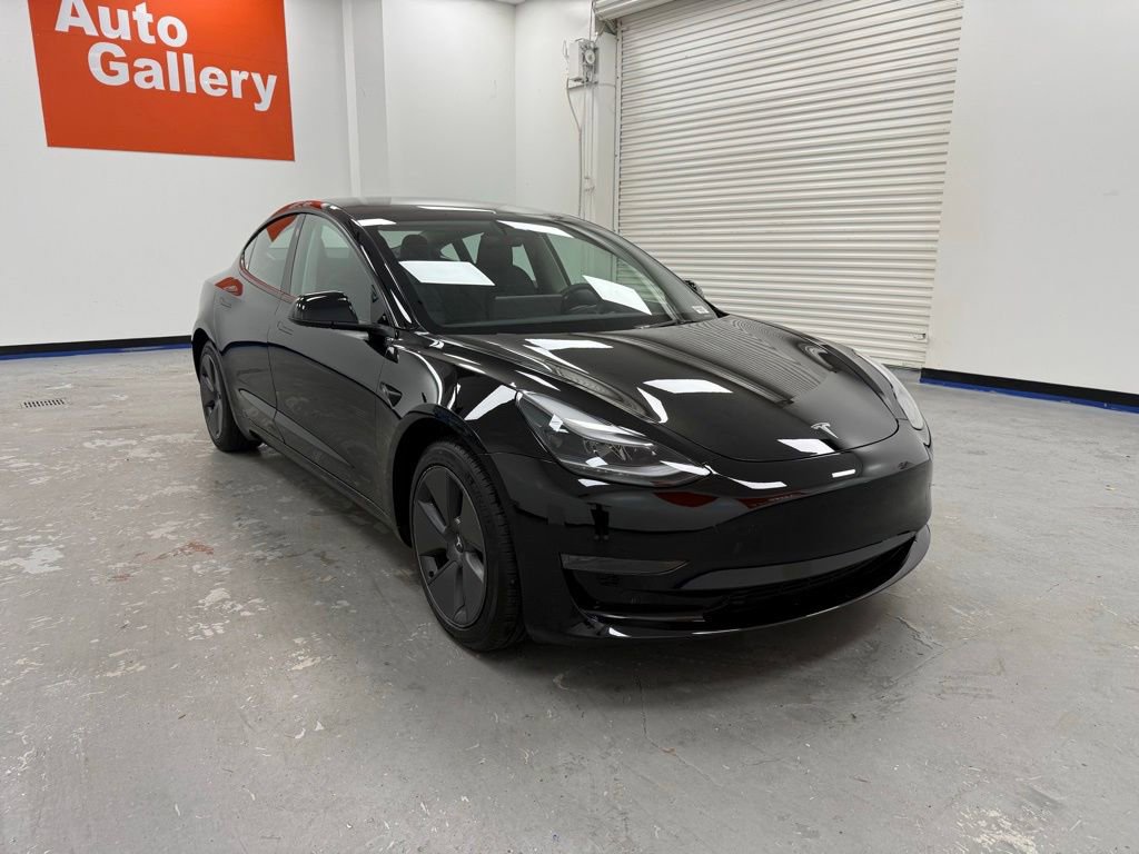 Used 2023 Tesla Model 3 Standard Range image 1