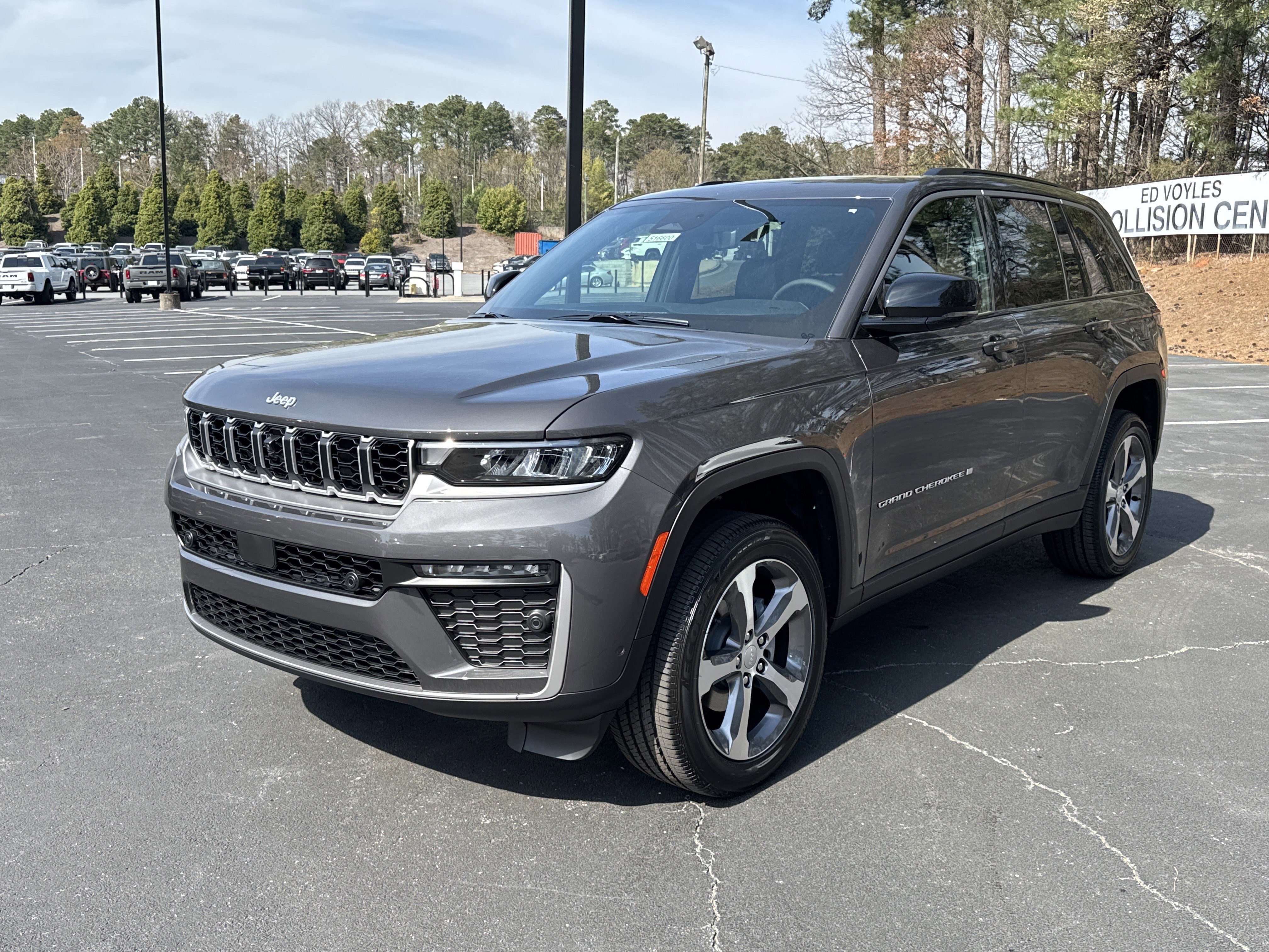New 2026 Jeep Grand Cherokee Limited w/ Luxury Tech Group II image 3