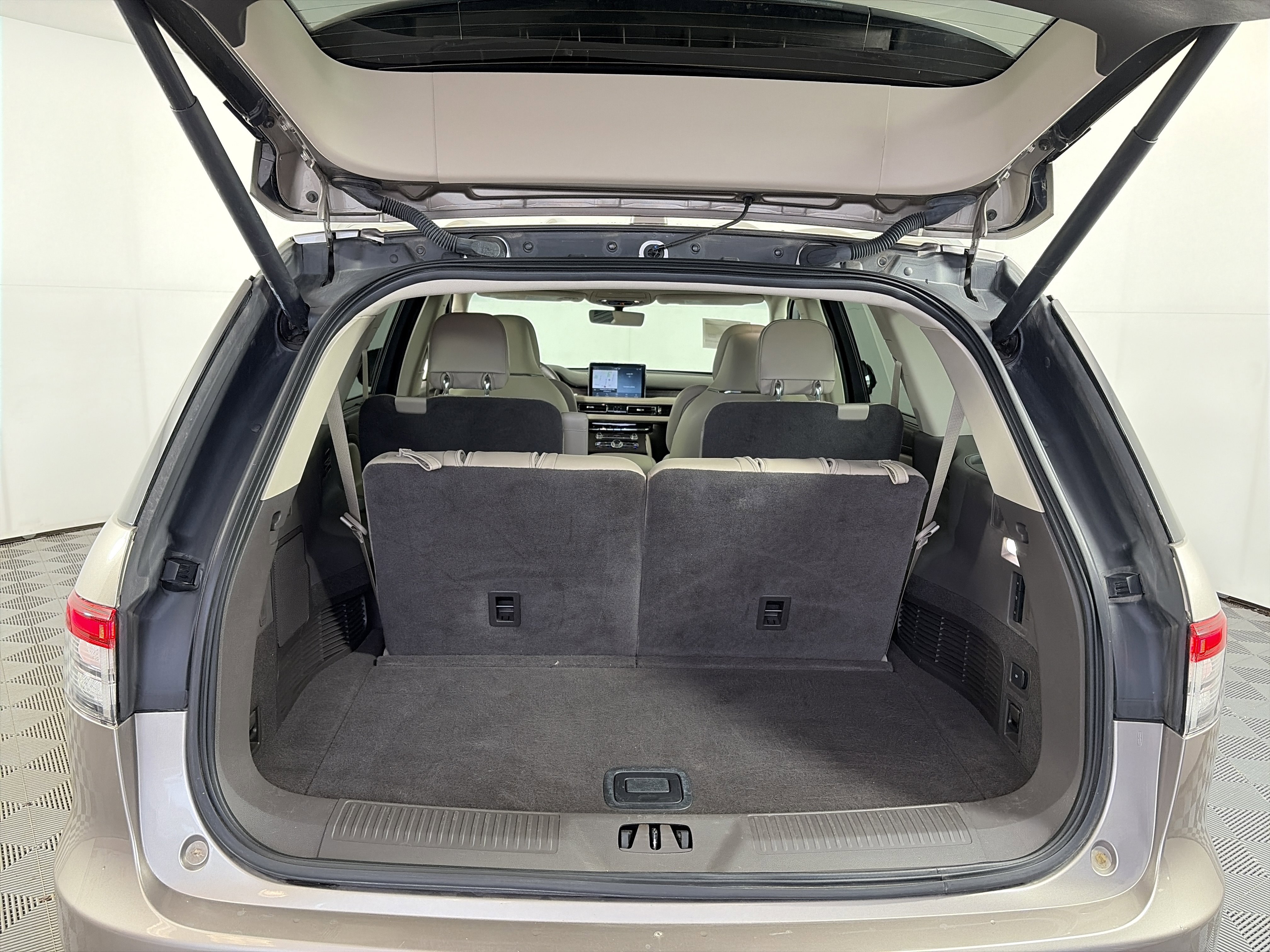 Used 2020 Lincoln Aviator Reserve w/ Equipment Group 201A image 15