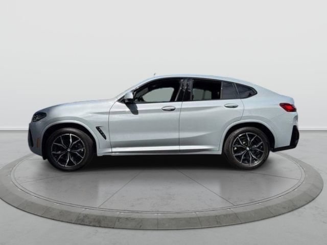 Used 2024 BMW X4 xDrive30i w/ M Sport Package AWD/4WD image 4