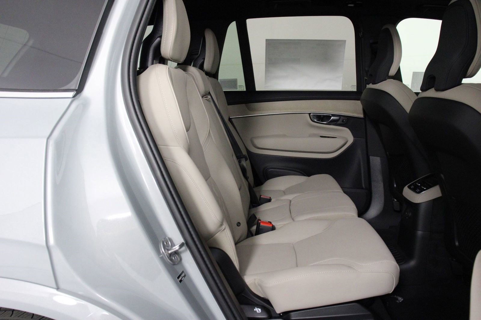 New 2026 Volvo XC90 T8 Plus image 11