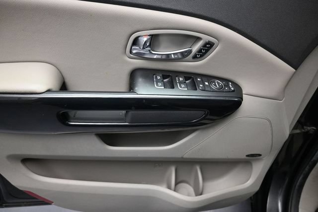 Used 2016 Kia Sedona SX FWD image 17