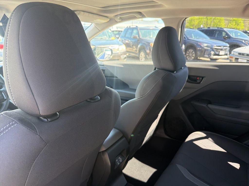 Used 2025 Subaru Crosstrek 2.0i Premium image 9