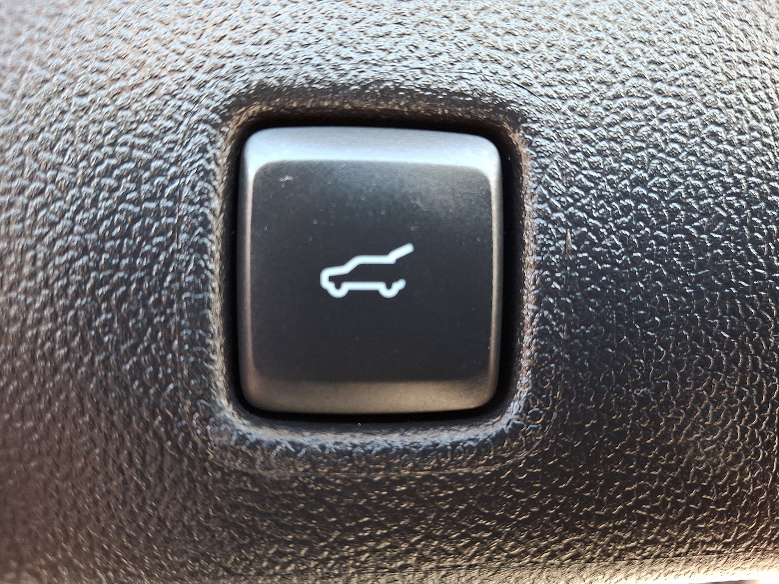 Used 2022 Ford Escape SE w/ SE Sport Appearance Package image 29