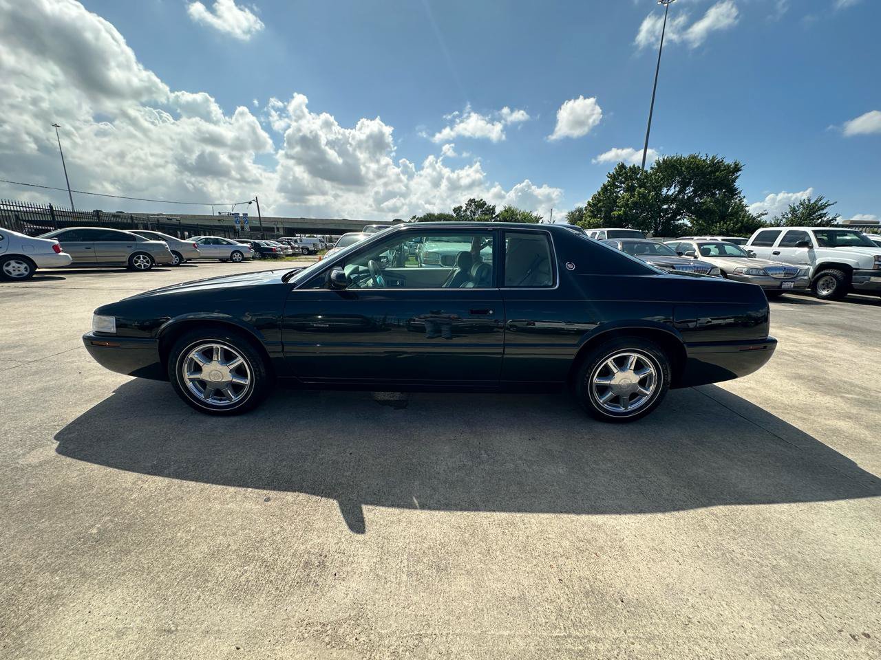 Used 2000 Cadillac Eldorado Touring FWD image 2