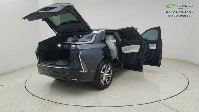 Used 2025 Cadillac Lyriq Luxury w/ LPO, Floor Liner Package RWD image 71