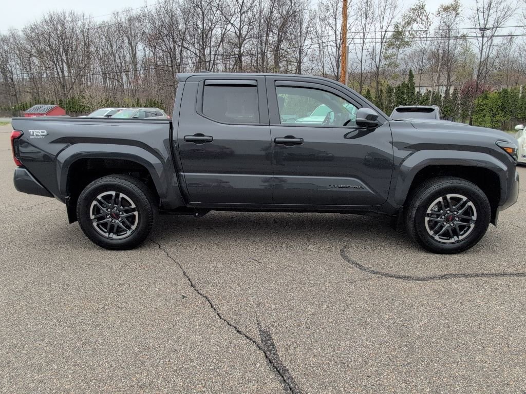 Used 2024 Toyota Tacoma TRD Sport w/ TRD Sport Premium Package AWD/4WD image 8