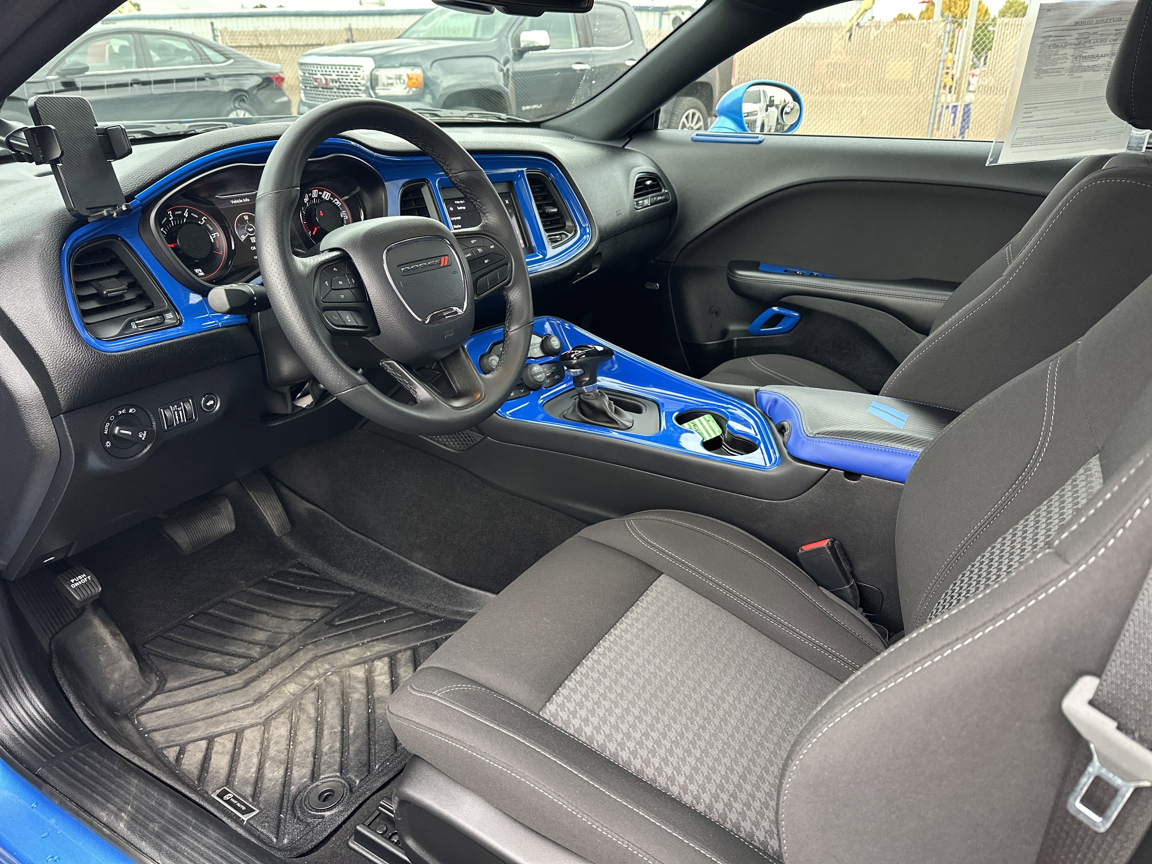 Used 2023 Dodge Challenger SXT w/ Blacktop Package image 9