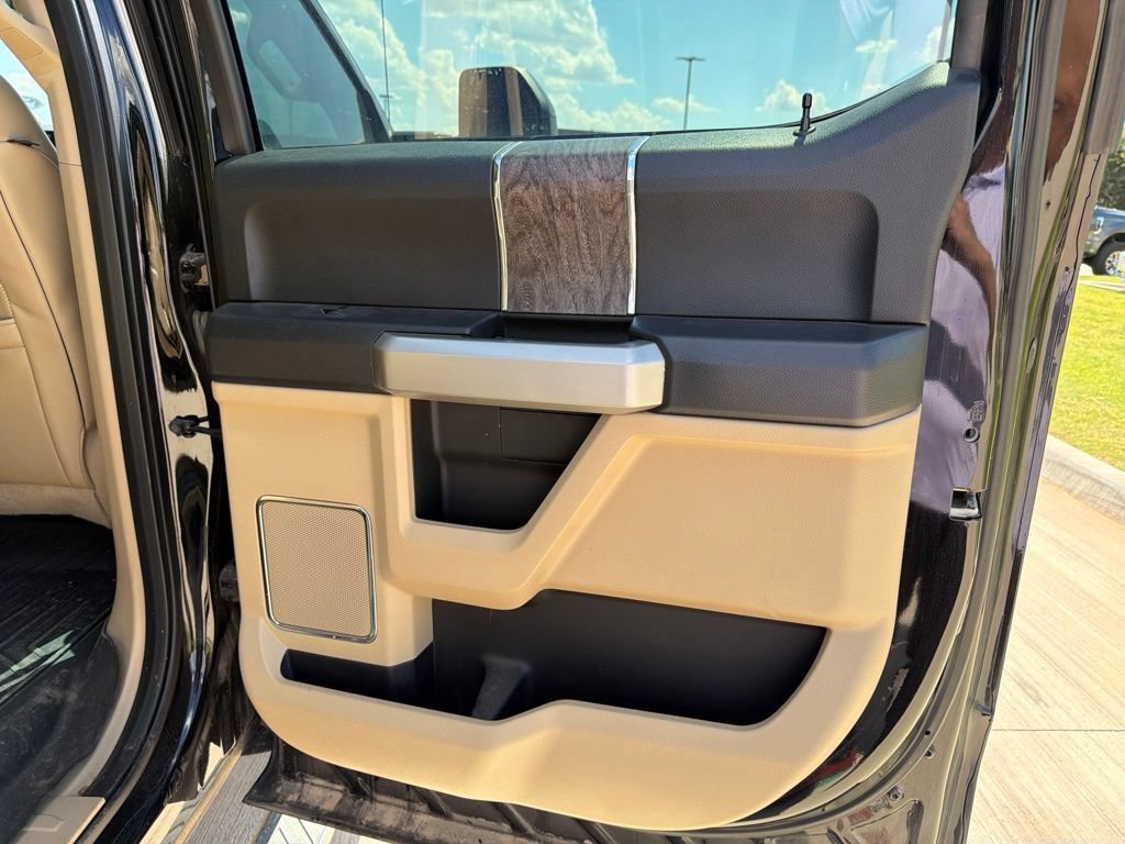 Used 2017 Ford F250 Lariat w/ Lariat Ultimate Package AWD/4WD image 14