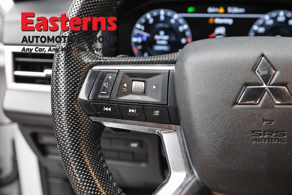 Used 2023 Mitsubishi Outlander SE Black Edition AWD/4WD image 17