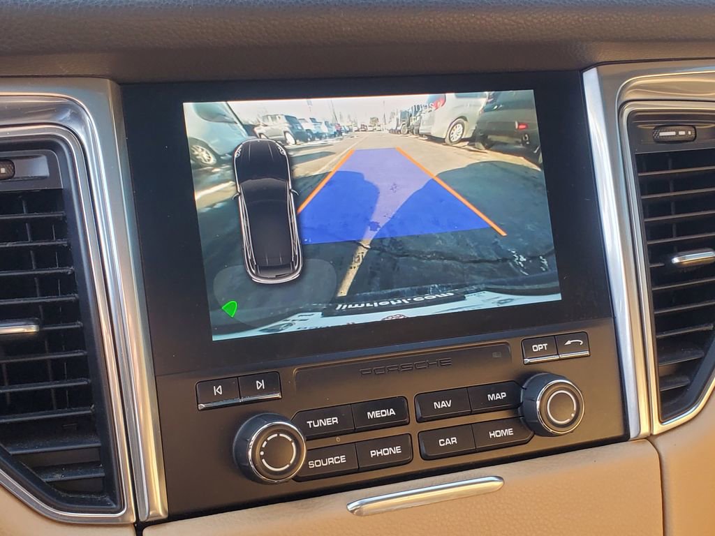 Used 2018 Porsche Macan image 19