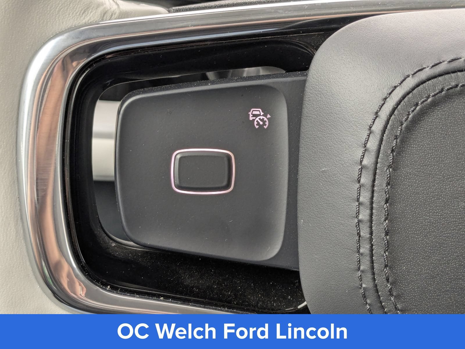 Certified 2025 Lincoln Navigator Reserve AWD/4WD image 31