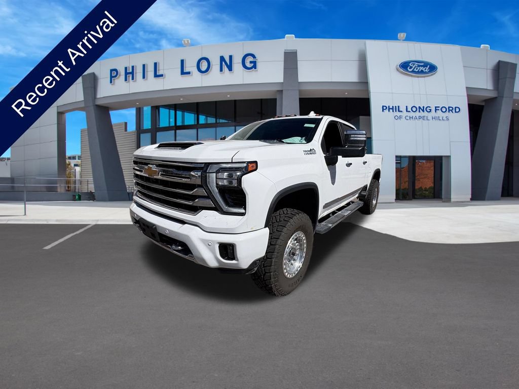 Used 2024 Chevrolet Silverado 2500 High Country w/ High Country Premium Package AWD/4WD image 1